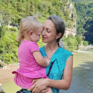 Мама - самый родной и близкий человек в жизни каждого малыша.

Мама - самая сложная, круглосуточная работа, без выходных и больничных.

Мама - всегда рядом, обнимет, пожалеет, поиграет, поддержит в любой ситуации.

Мама - всегда знает, как лучше, научит новому и поделиться лучшим.

Мама - чувствует сердцем❤️

Девочки, что значит для вас быть мамой. Делитесь своим опытом в комментариях.