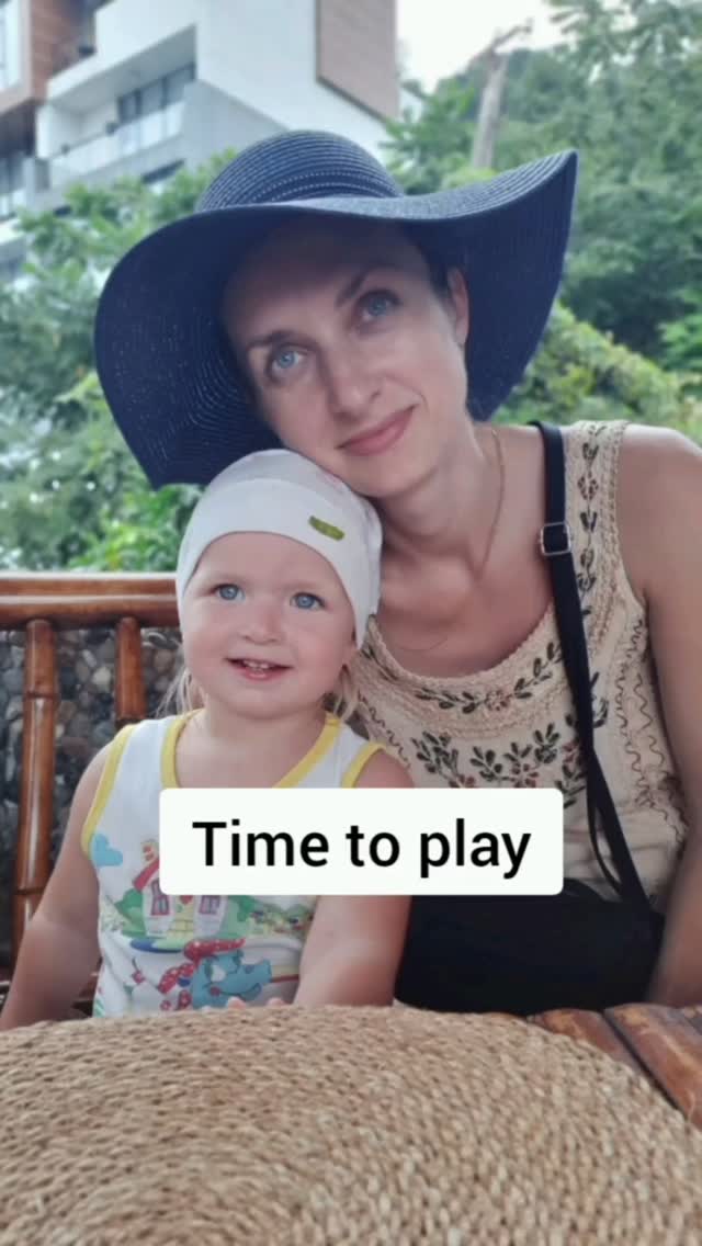 Обратите внимание, как Милана отвлекается 👆.
Но, моя задача, мягко возвращать ее в игру и продолжать делать свое дело.

Дети могут отвлекаться, бегать, заниматься своими делами, но ваша цель - не отвлекаться вместе с ними, а продолжать играть.

На кypce вы получаете готовые видео, сценарии игр, занятий. Вам остается только заниматься с детками по готовым материалам.
Это просто, эффективно и очень интересно.

Новый поток стартует уже в марте.
Чтобы узнать подробности, пишите мне в директ @english.mommy